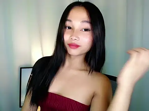 Pokazy przed kamerką – TsCyra_foxxx