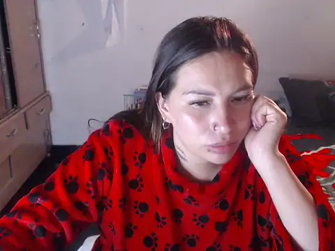 layanafuckass live XXX chat