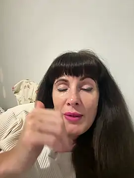 Show modela LadyLuxLover na web-kameri