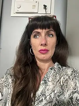 Chat XXX en directo de LadyLuxLover