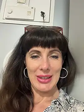 LadyLuxLover Live XXX-chat