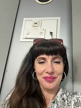 Chatroom XXX en direct de LadyLuxLover