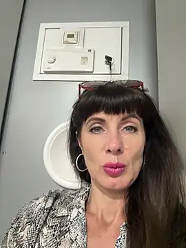 LadyLuxLovern Live XXX chat