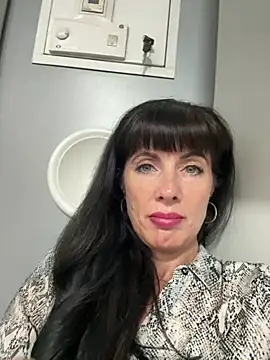 LadyLuxLover Live XXX-chat