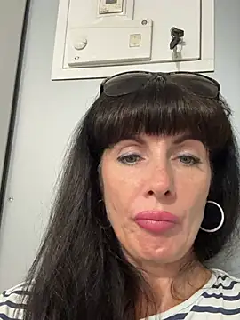 XXX chat uživo modela LadyLuxLover