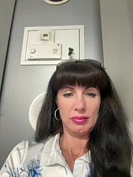 LadyLuxLover's Live XXX Chat