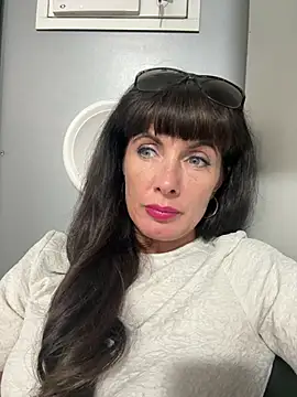 LadyLuxLover élő XXX-chatje