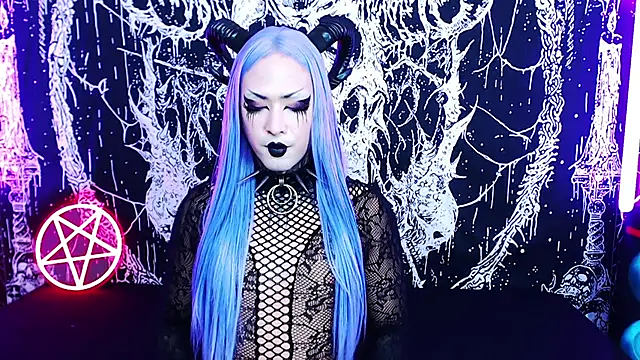 naomi_satan Adlı Modelin Web Kamerası Şovu