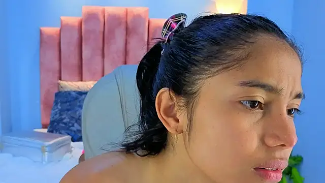 Milaa_Star_ Pertunjukan Webcam