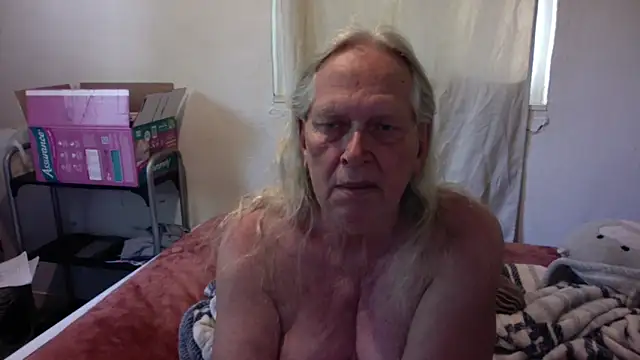 OldLadySara webkamerás műsora