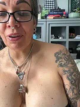 dieseldame1313's Webcam Show