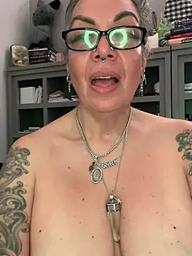 dieseldame1313 Show in webcam