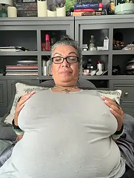 Show de dieseldame1313 na webcam