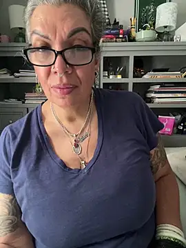 dieseldame1313's Webcam Show