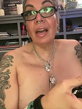 dieseldame1313's Webcam Show