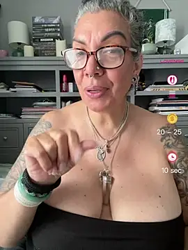 dieseldame1313's Webcam Show