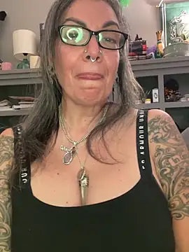 Chat +18 de dieseldame1313 ao vivo