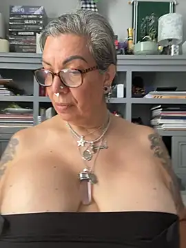 dieseldame1313 Adlı Modelin Canlı XXX Sohbeti