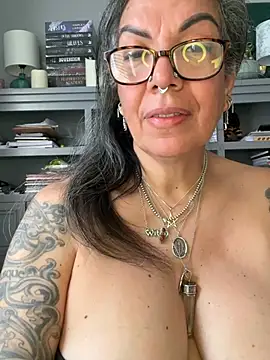dieseldame1313 Pertunjukan Webcam