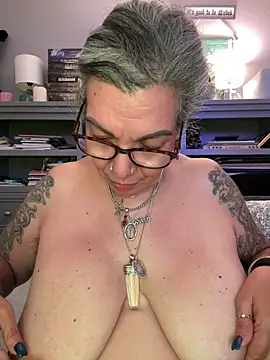 dieseldame1313's Live XXX Chat