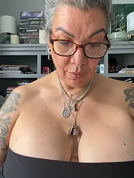 dieseldame1313's Webcam Show