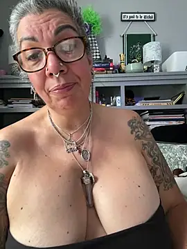 dieseldame1313's Webcam Show