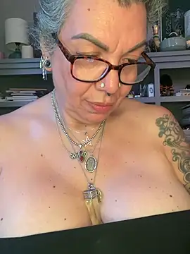 dieseldame1313's Webcam Show