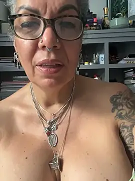 dieseldame1313 网络视讯表演