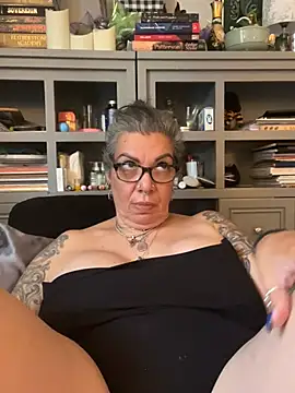 dieseldame1313's Webcam Show