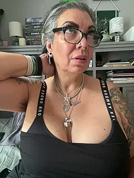dieseldame1313's Live XXX Chat