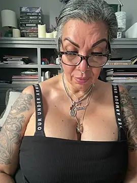 Czat XXX na żywo – dieseldame1313