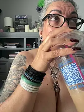 Chat +18 de dieseldame1313 ao vivo