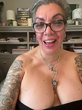 dieseldame1313's Live XXX Chat