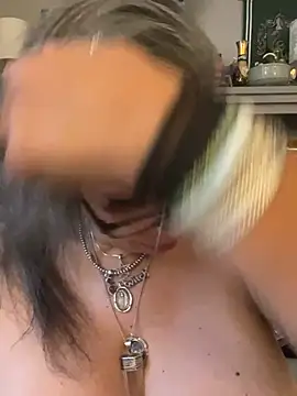 dieseldame1313 Pertunjukan Webcam