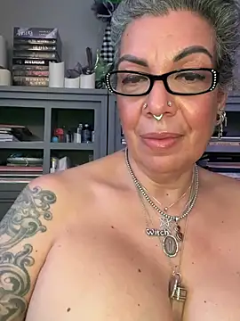 Show de dieseldame1313 na webcam