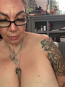 dieseldame1313 Show in webcam
