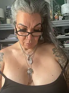dieseldame1313's Webcam Show