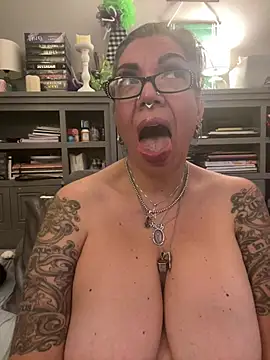 Chat XXX en directo de dieseldame1313