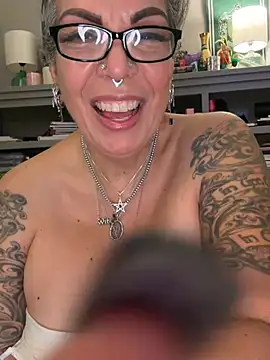 dieseldame1313 webcam show