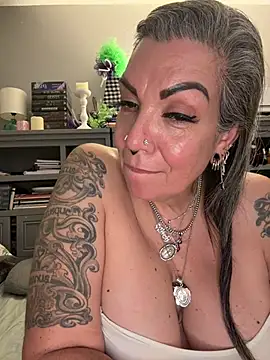 dieseldame1313 Adlı Modelin Canlı XXX Sohbeti