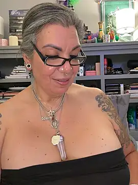 Show de dieseldame1313 na webcam