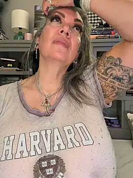 Show de dieseldame1313 na webcam
