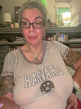 dieseldame1313 Show in webcam