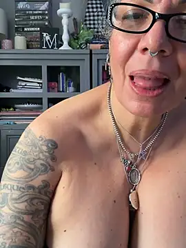 dieseldame1313 Chat XXX in diretta