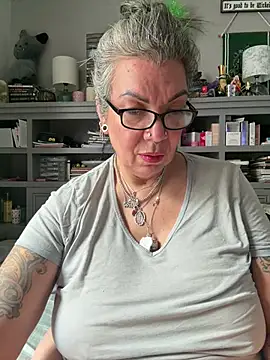 dieseldame1313's Live XXX Chat