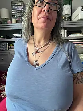 Chat +18 de dieseldame1313 ao vivo