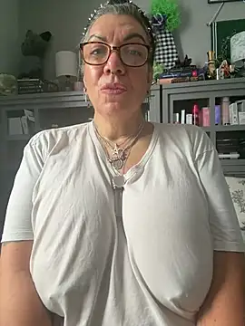 dieseldame1313 Show Webcam