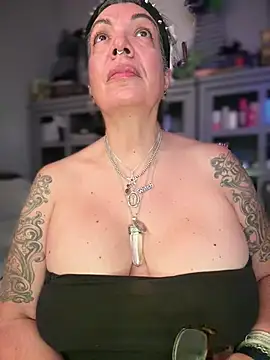 dieseldame1313's Webcam Show