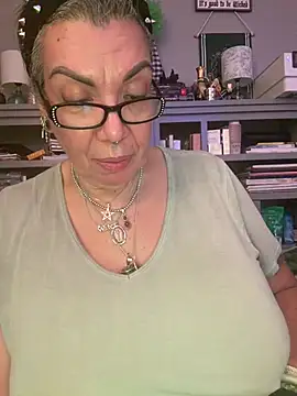 Show de dieseldame1313 na webcam