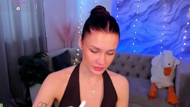 Aria_Mila Adlı Modelin Canlı XXX Sohbeti